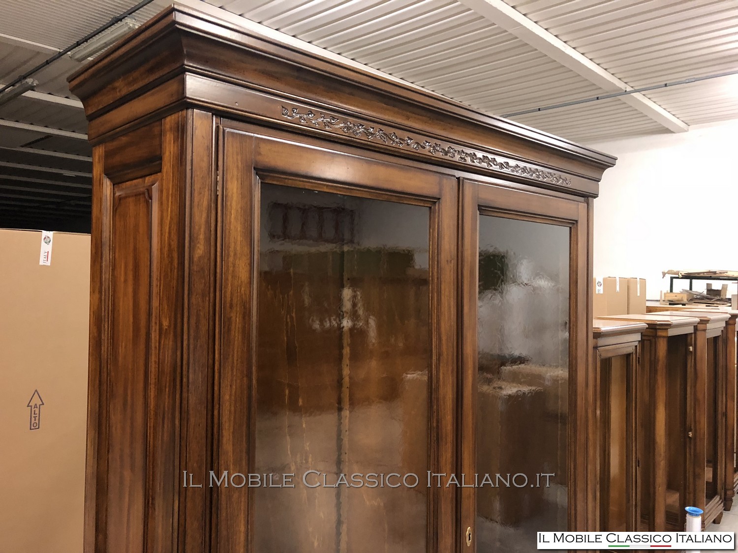 Vetrina classica noce